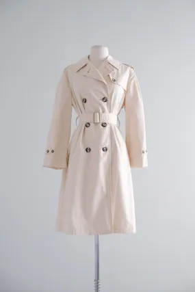 Classic 1960's Cream Trench Coat / Sz M/L